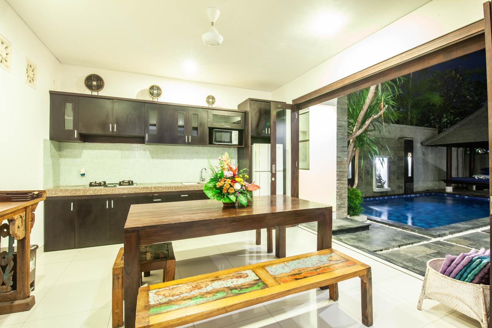 3-br Private Pool Feby Kayu Aya Street Villa