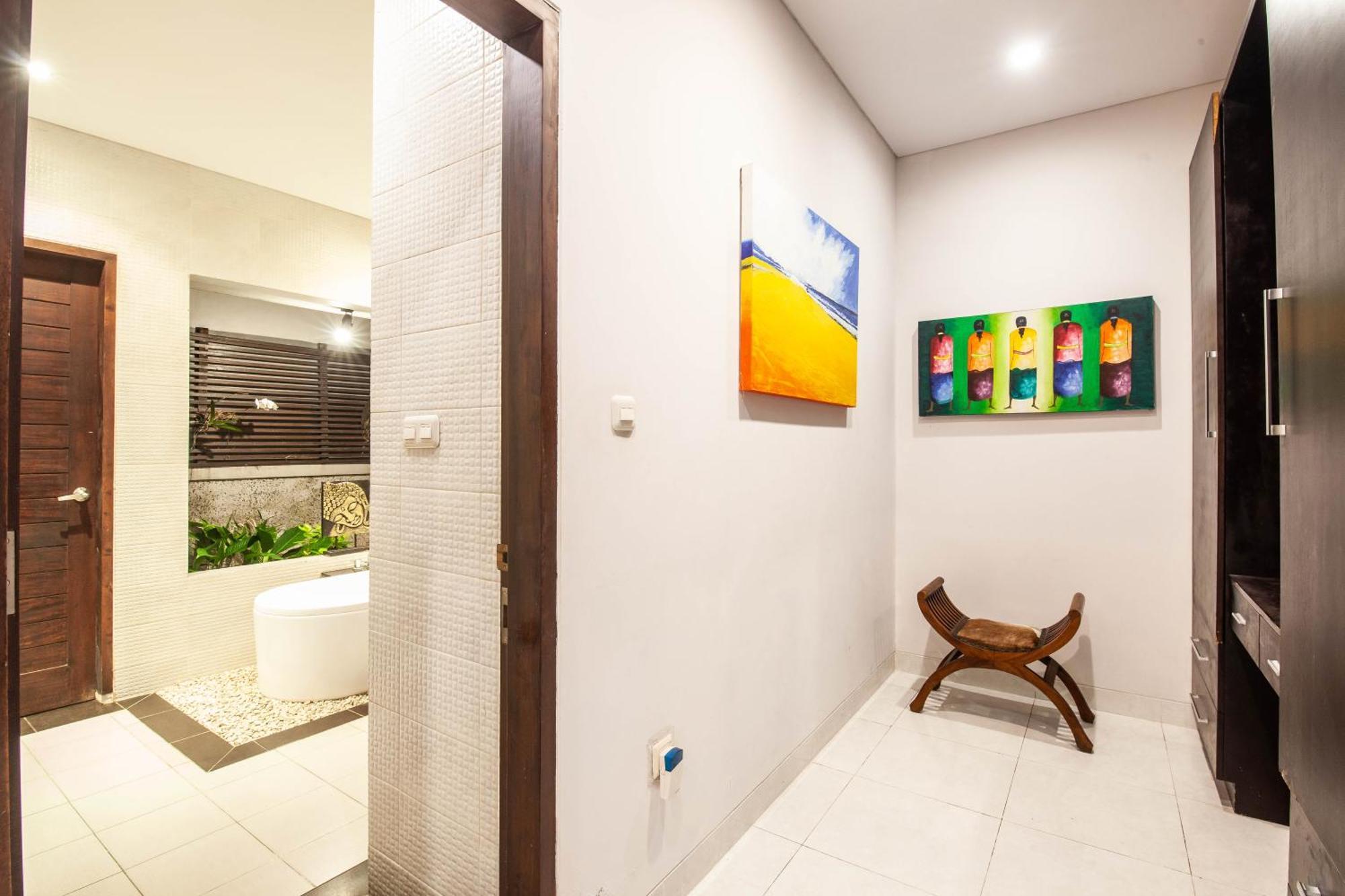 3-br Private Pool Feby Kayu Aya Street Villa Seminyak (Bali)