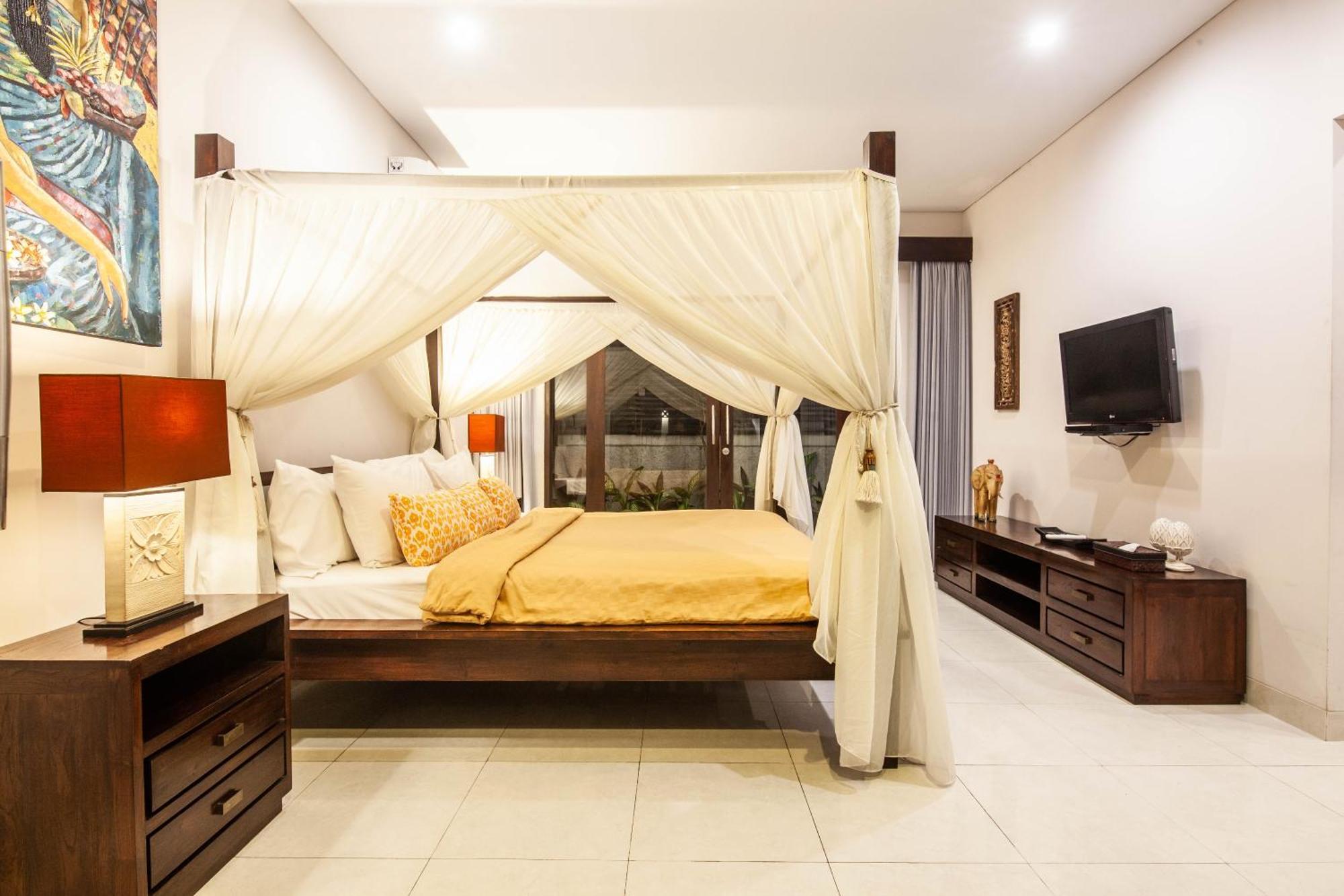 3-br Private Pool Feby Kayu Aya Street
