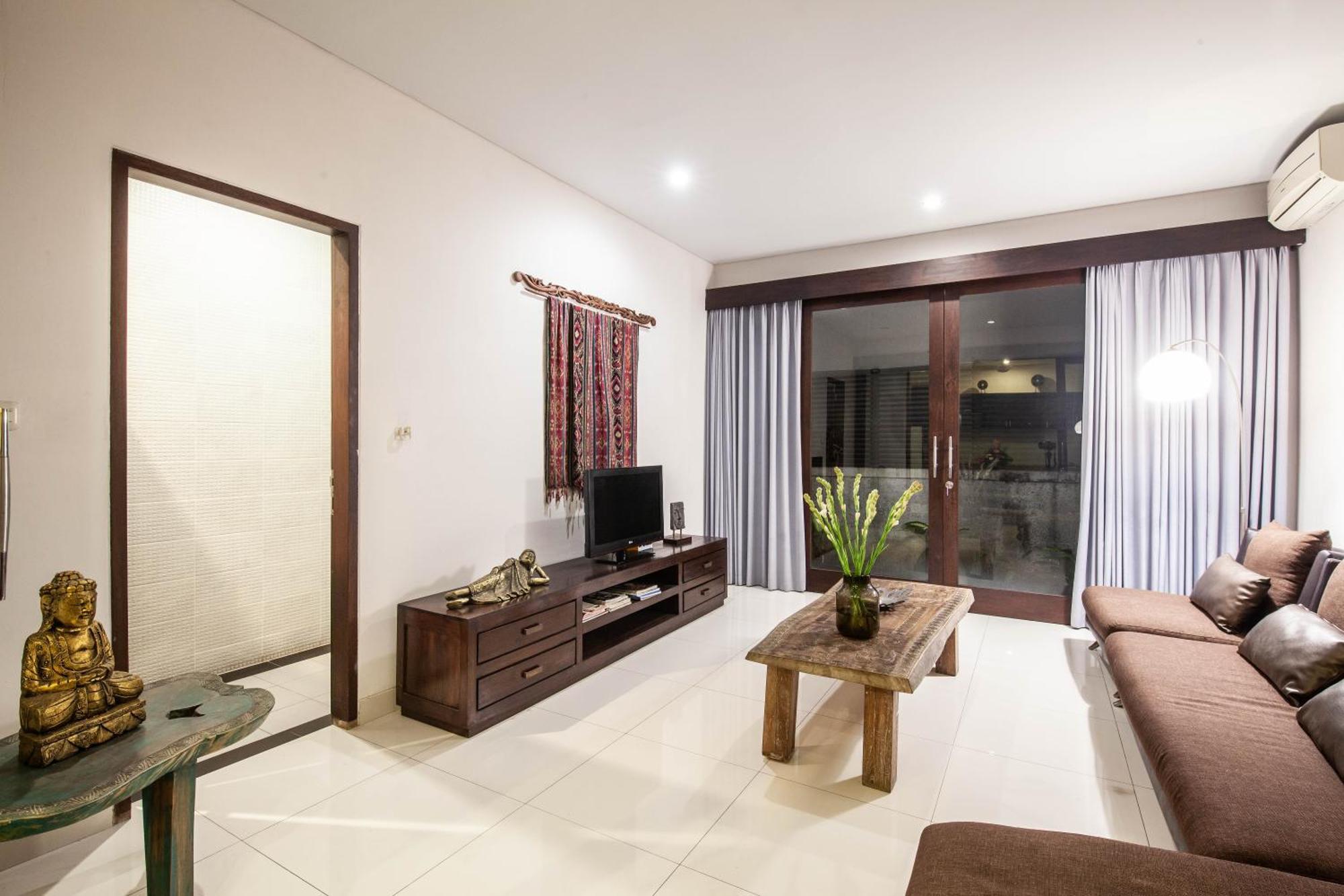 3-br Private Pool Feby Kayu Aya Street Villa *
