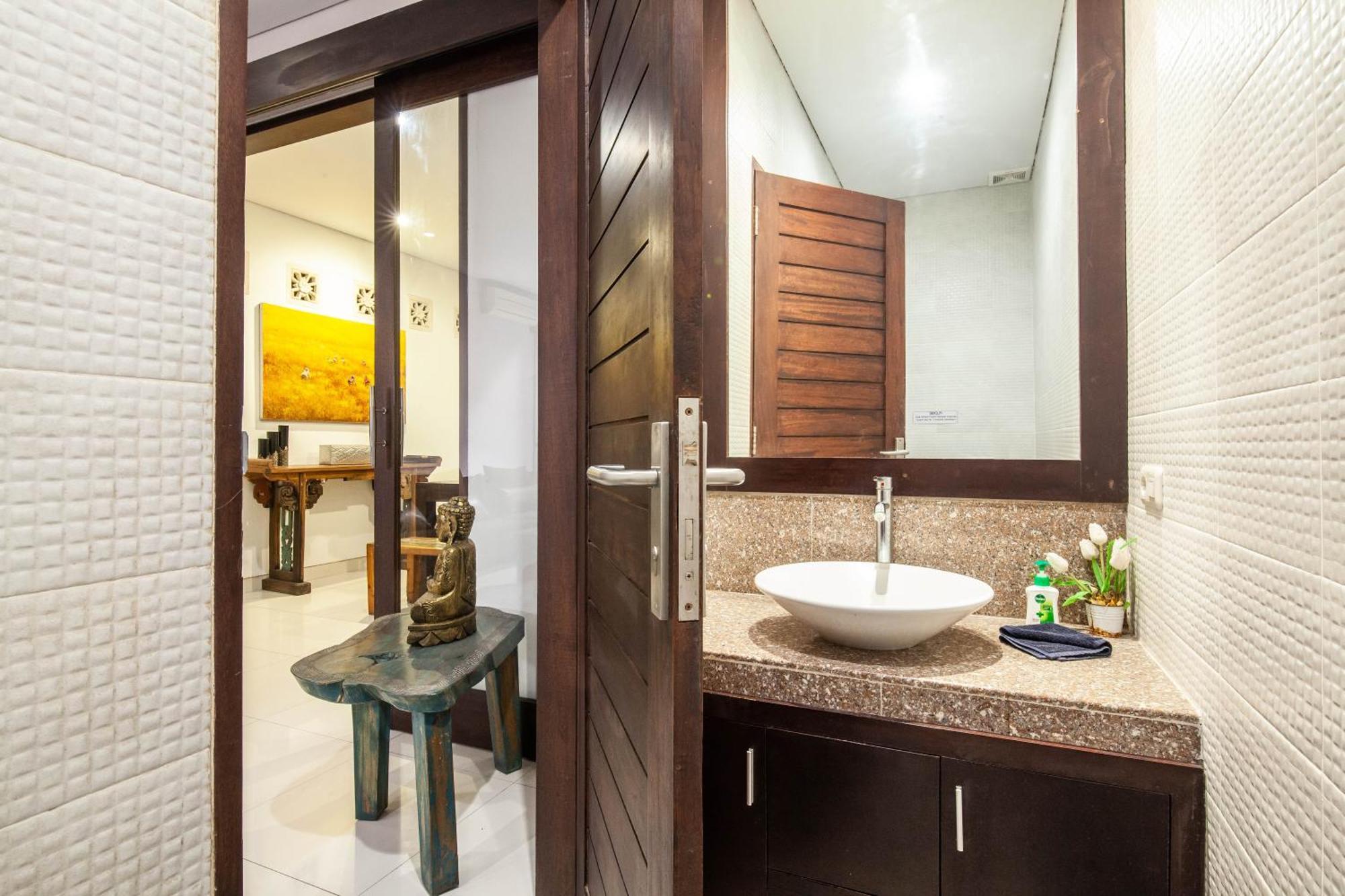 3-br Private Pool Feby Kayu Aya Street * Seminyak (Bali)